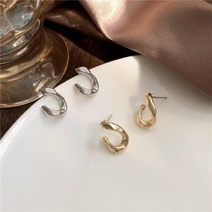 🔥 NWT! Hook vintage earrings silver color